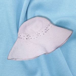 Vintage 90s "Daisy" Crochet Bucket Hat in White